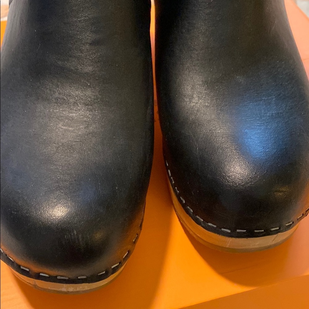 Swedish Hasbeens Black Ankle Booties with Wooden Sole - Picture 4 of 4